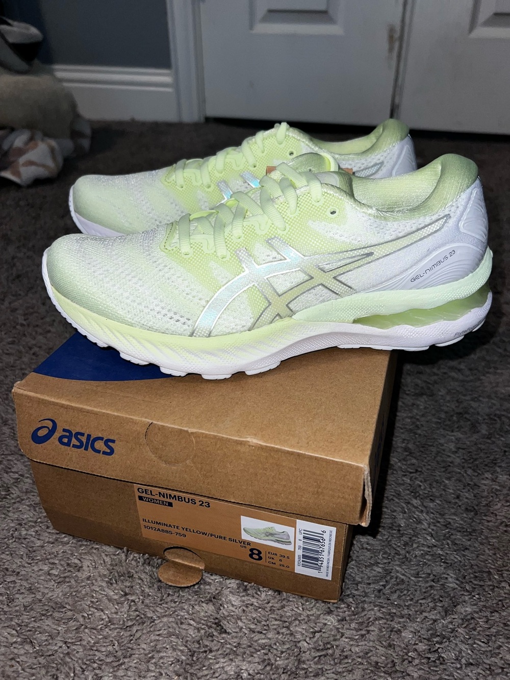 Brand new!! ASICS Gel-Nimbus 23 Sneakers - Illuminate Yellow & Silver